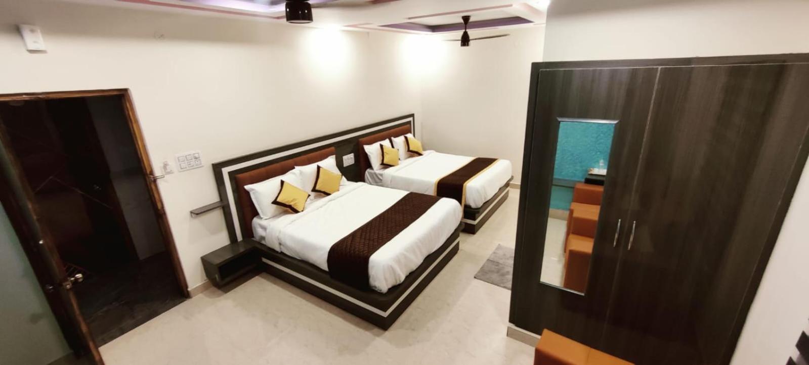 Aadya Inn New Luxury Hotel Tirupati Exterior foto