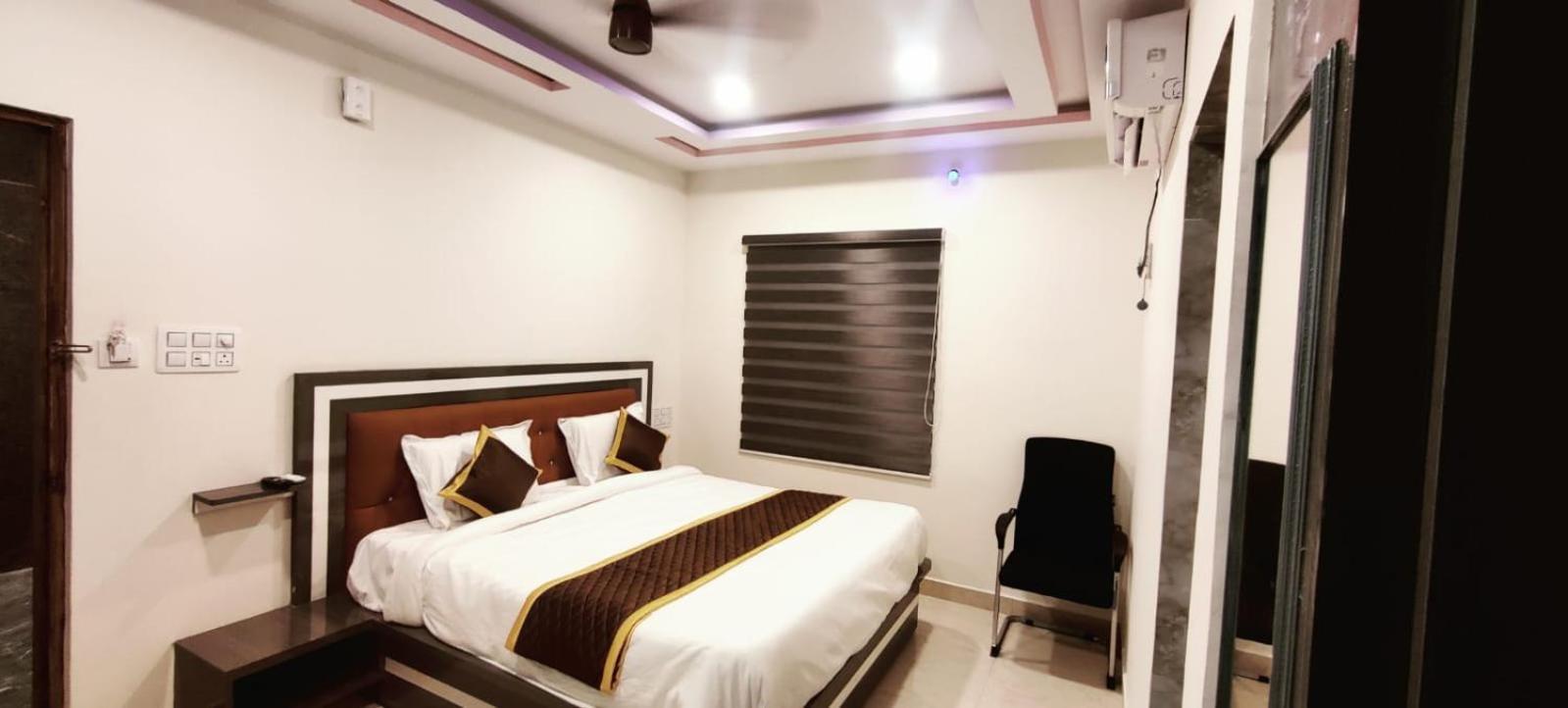 Aadya Inn New Luxury Hotel Tirupati Exterior foto